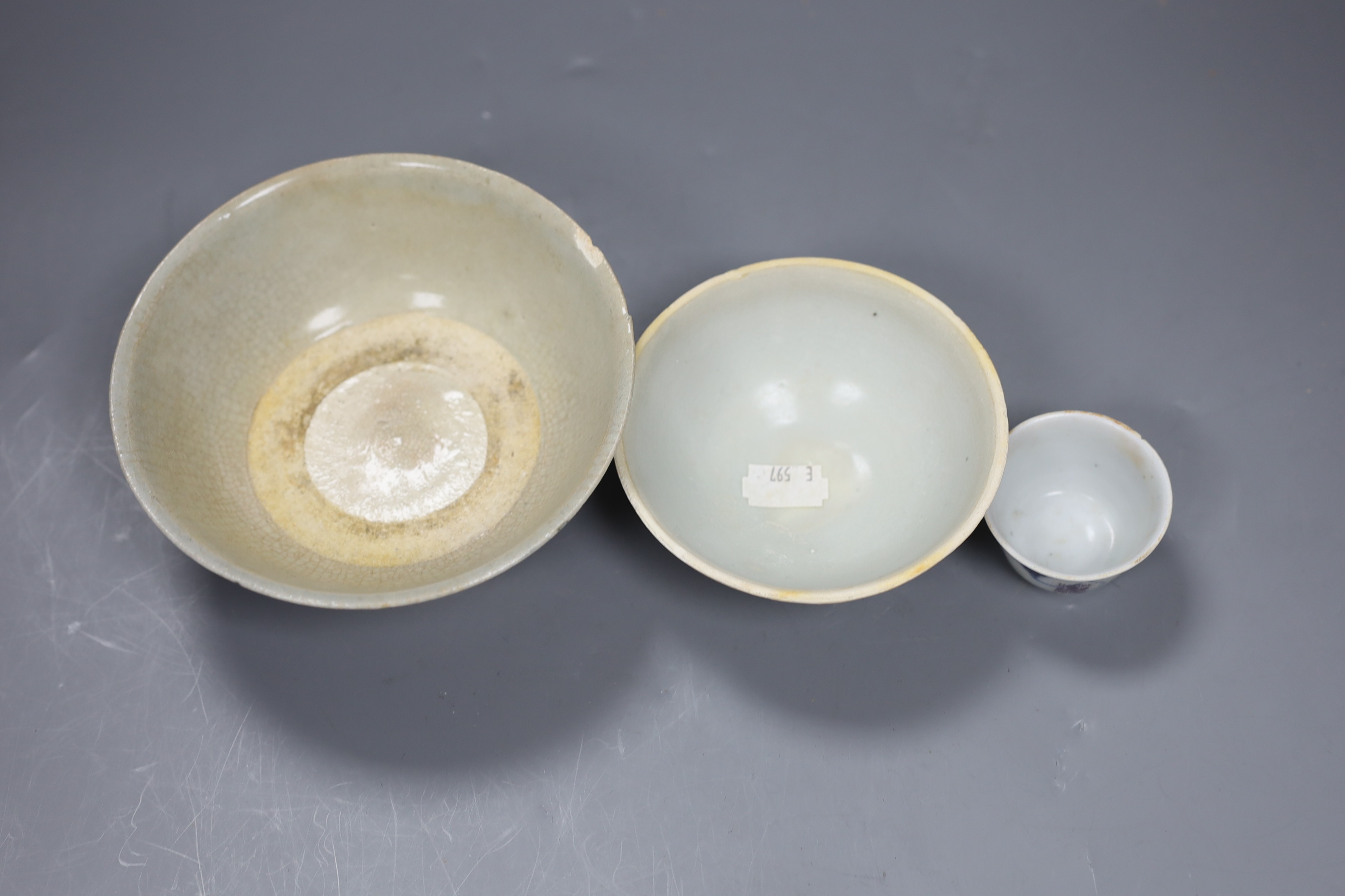Three Chinese Tek Sing blue and white bowls and a kitchen bowl, tallest 6cm